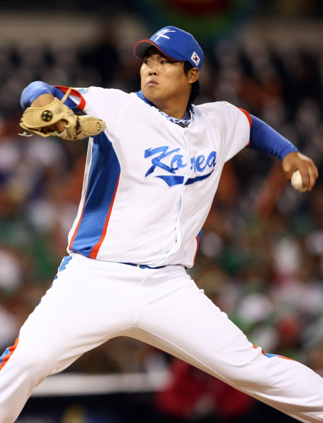 '어쩌면' ML 1선발 명성 되찾나…"류현진 던져야 어떤 공인지 안다" …