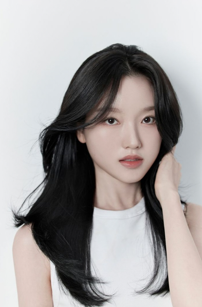 전 이달의 소녀 멤버 '고원', 엔터 플랫폼 '플필'과 전속계약 체결 - 뉴스 썸네일 이미지