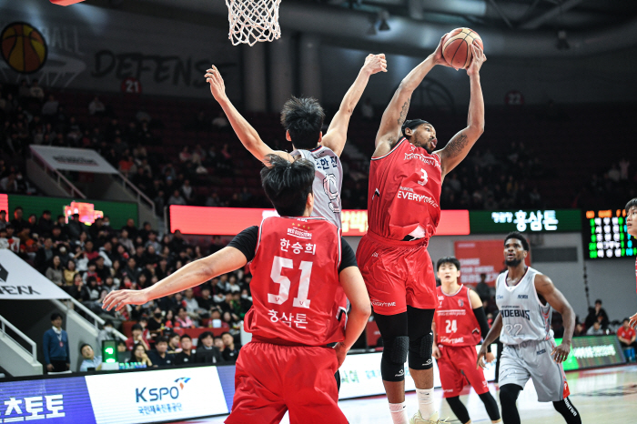 '2위 넘보지마!' 정관장, 현대모비스와 혈투 끝 진땀승…78-76 승리, 단독 2위 도약