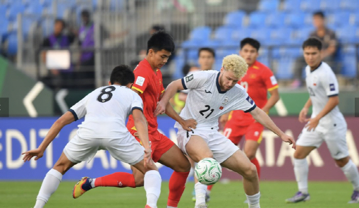 '김상식 매직 또 터졌다' 또 세트피스에서 2골 폭발! 키르기스스탄 2-…