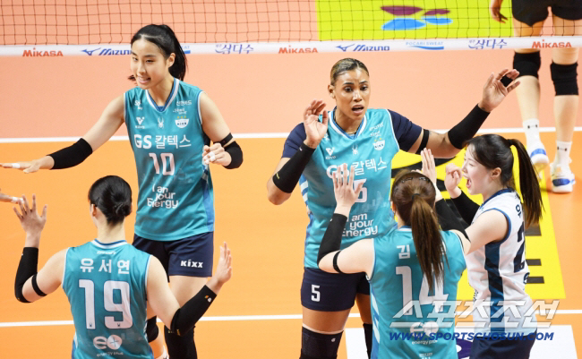 '2위까지 셧아웃' 선두 도로공사 괴력의 홈 10전승, 비결은? "선수들…