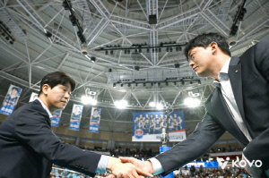 집에서는 안 진다! 도로공사, 첫 매진에 홈 11전승 화답…GS칼텍스에 셧아웃 승리 '선두 질주' [김천 리뷰]