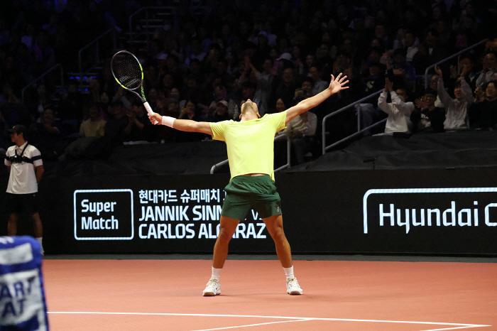 [현장에서]'K-손하트 뿅뿅, 강서브 펑펑' 韓서 펼친 '테니스 월클' 알카라스-시너의 '슈퍼매치', 감동-웃음-재미 다 잡았다