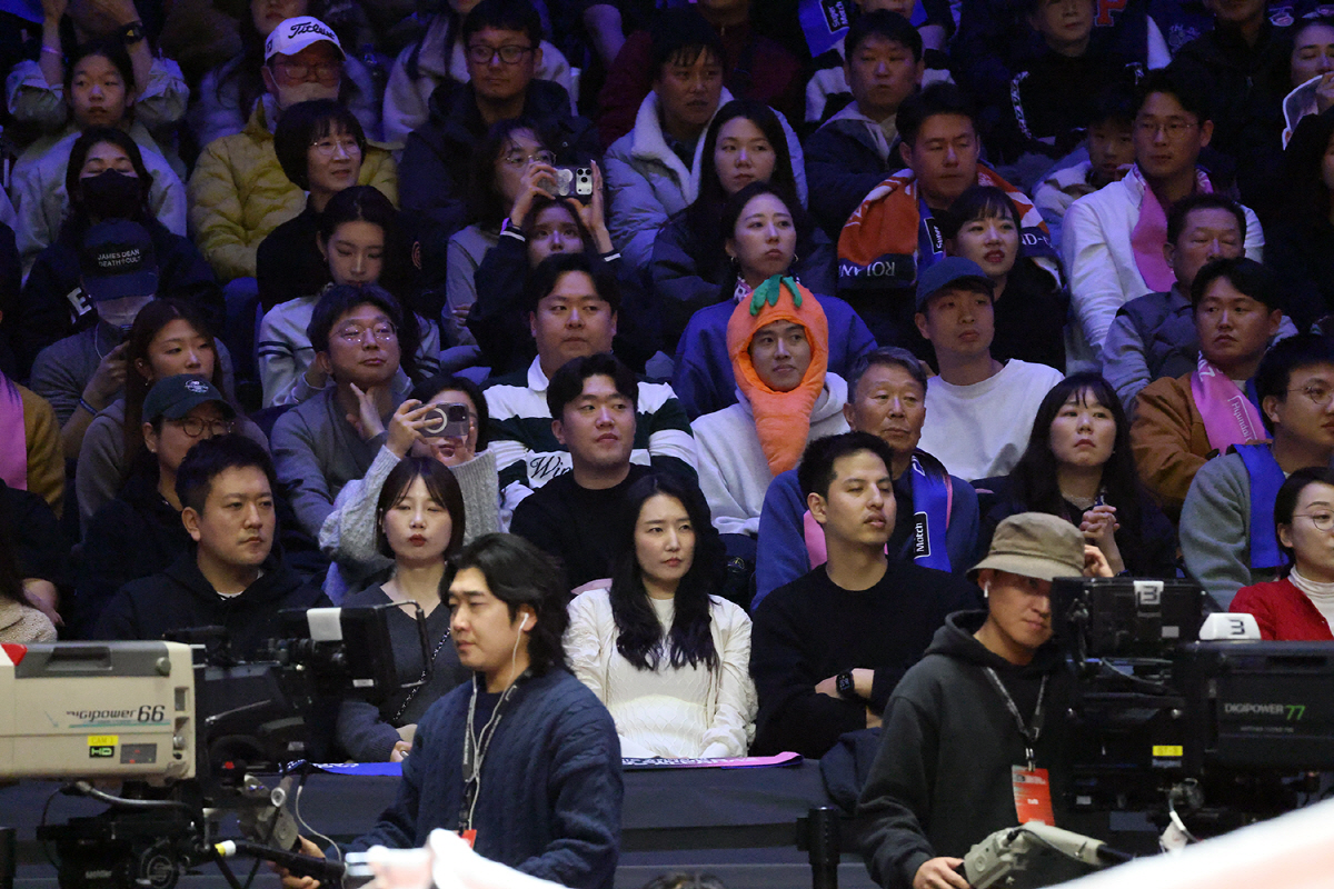 [현장에서]'K-손하트 뿅뿅, 강서브 펑펑' 韓서 펼친 '테니스 월클' …