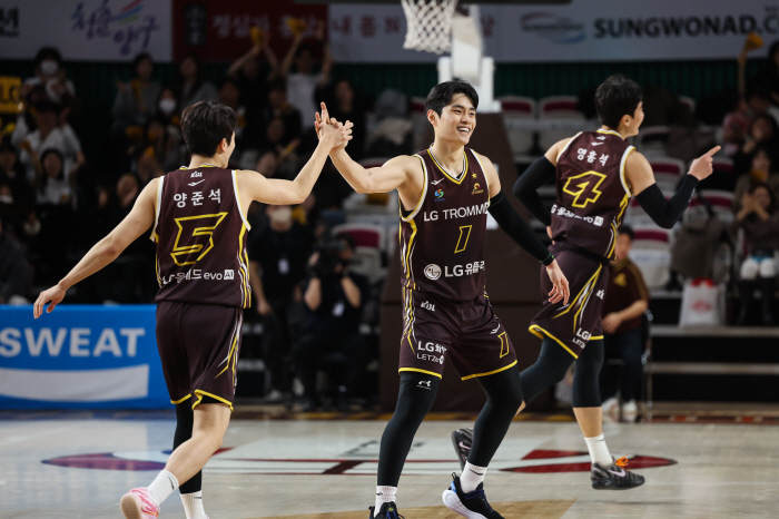 원-투 펀치 부진 LG, 멀티코어로 소노 제압. 허훈도 이탈한 KCC '빅4' 부상. 가스공사에 완패(종합)