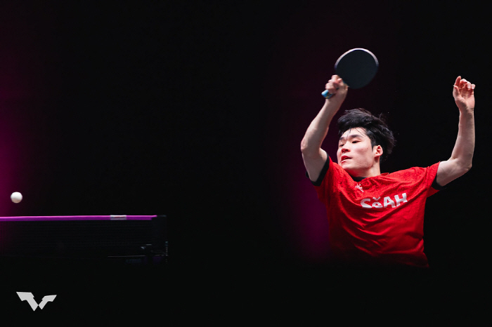 "탁구짱! 美친 장우진 또 해냈다" 세계5위 뫼레고르 꺾고 새해 첫 WT…