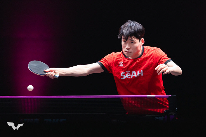 "탁구짱! 美친 장우진 또 해냈다" 세계5위 뫼레고르 꺾고 새해 첫 WT…