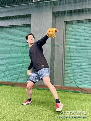 1988년생 동갑 친구들은 하나둘씩 떠나고, 11년 만에 미국서 복귀한 마에다의 생존법, 2주 빠르게 훈련 시작 