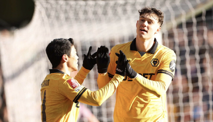 '늑대들, 제대로 미쳤다' 황희찬 1도움+라르센 해트트릭.. 총 6골 대…