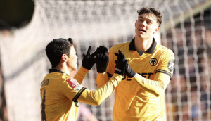 '늑대들, 제대로 미쳤다' 황희찬 1도움 라르센 해트트릭.. 총 6골 대폭발! 울버햄튼 FA컵 32강 진출 최근 4경기 2승2무