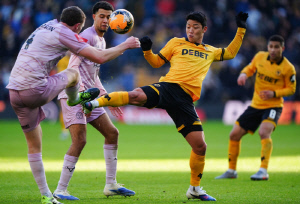 '건강한 황희찬' 못 막는다, 7경기 연속 선발→2년만에 '황소모드' 재가동…슈루즈베리전서 '3호 도움'