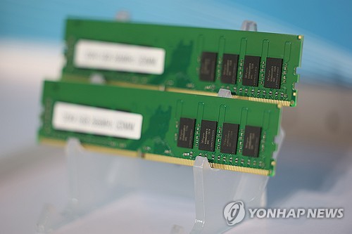 "폰 바꾸기 무섭네"…메모리값 폭등에 IT기기 줄인상 공포