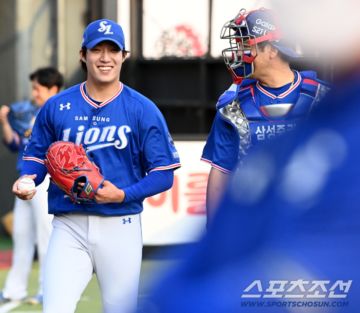 '진짜 O라이다' 가을야구 경험한 '도파민 중독자들' LG 우승 위협할 …