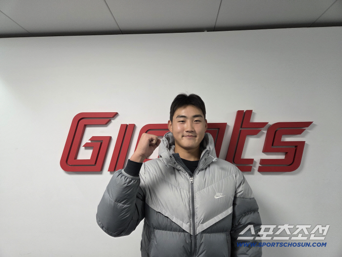 정현우-정우주-배찬승 다 나오는데 넌 뭐하냐 → '롯데 김태현'의 시간이 온다! 엄마랑 집도 나왔다