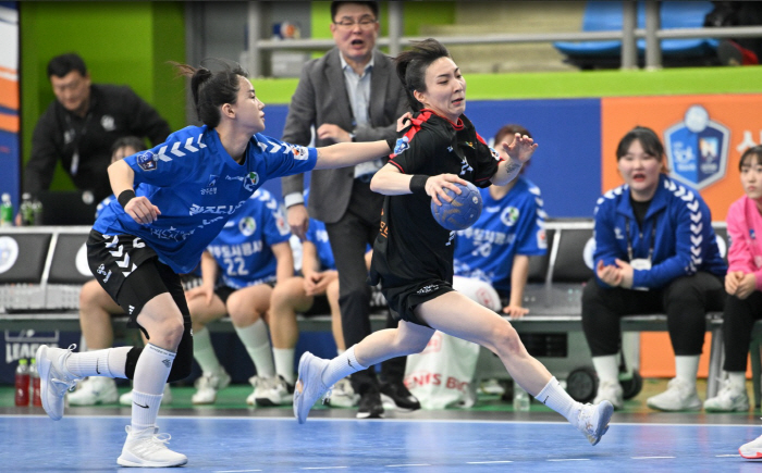 '디펜딩 챔피언' SK, 핸드볼 H리그 여자부 개막전 승리(종합)