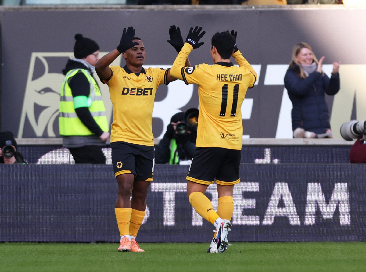 '득점보다 값진 이타적 플레이' 건강한 황소 또 날았다! '7경기 연속 …