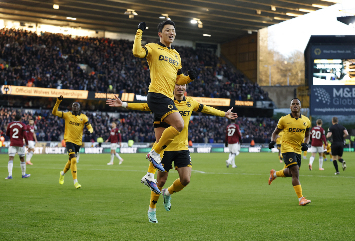 '득점보다 값진 이타적 플레이' 건강한 황소 또 날았다! '7경기 연속 …