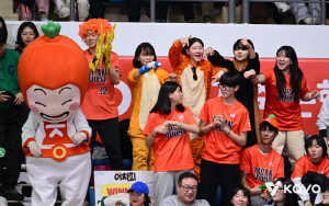 '부산행' 판이 뒤집혔다! → OK저축은행 관객 1위 질주! '오픈빨' 아니었네. 