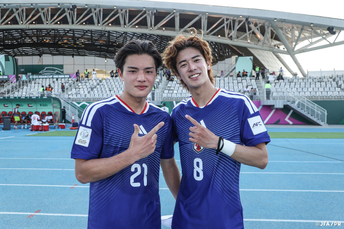 "일본 아시아 최강 맞다" 0-3 대참사 후 인정...2살 어린데 난공불락, 日 압도적 우승 후보