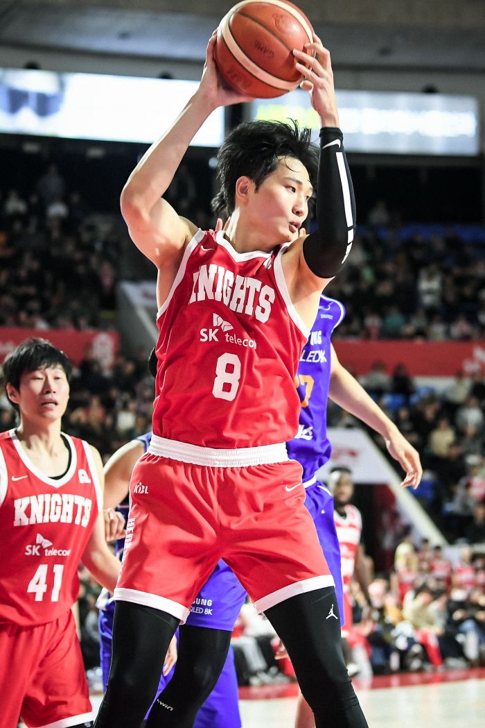 [현장리뷰]'니콜슨 징계 OUT→3점슛 폭발' 서울 삼성, 'S-더비' 서울 SK 92-89 잡고 8연패 탈출