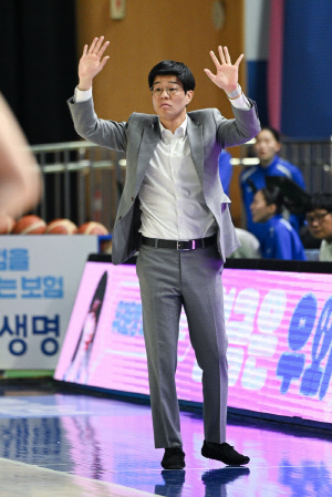 하상윤 삼성생명 감독, 