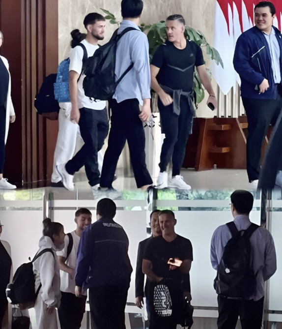 [오피셜]세계 유일무이 감독! '신태용 경질-클루이베르트 실패' 기억 완전히 지운다...드디어 첫 행보, 인도네시아 입성 