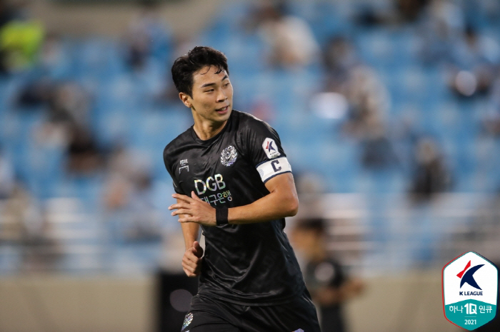 [단독]'대구 원클럽맨' 김진혁의 '예견된 작별', 1부 승격 노리는 부…