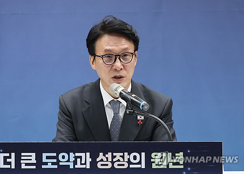 金총리, 산하기관에 '자율적 긴장감' 강조…"업무보고로 유지"