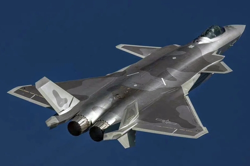 中, 주력 J-20 스텔스 전투기 AI 업그레이드로 성능 강화