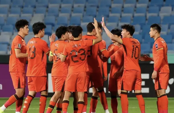 [U-23 아시안컵]"하늘이 중국을 도왔다" 中, 호주 1-0 꺾고 조 …