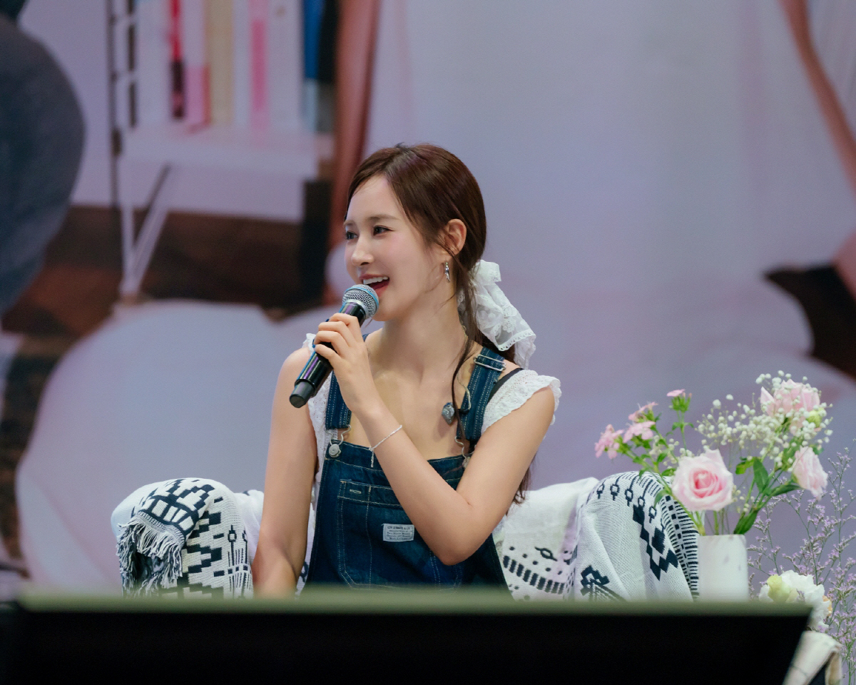 권유리, 대만 팬미팅 투어 '유리버스'…"늘 든든하게 보이지 않는 곳에서…