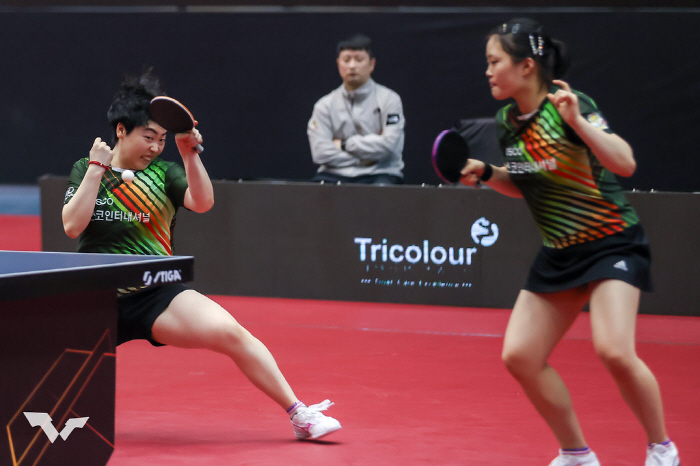 "세계 213위 맞아?" 유한나 WTT피더 단-복식 2관왕...'유남규 …