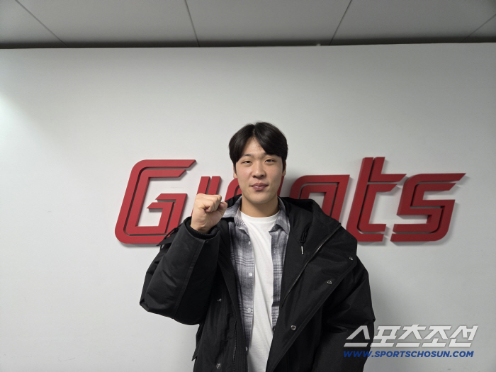 롯데의 마지막 1차지명, 부산의 로컬보이 → 4년 숙성 이제는 터진다. 차세대 에이스 이민석의 뚜렷한 성장세 "롯데 아닌 팀, 상상도 안 해봤다"