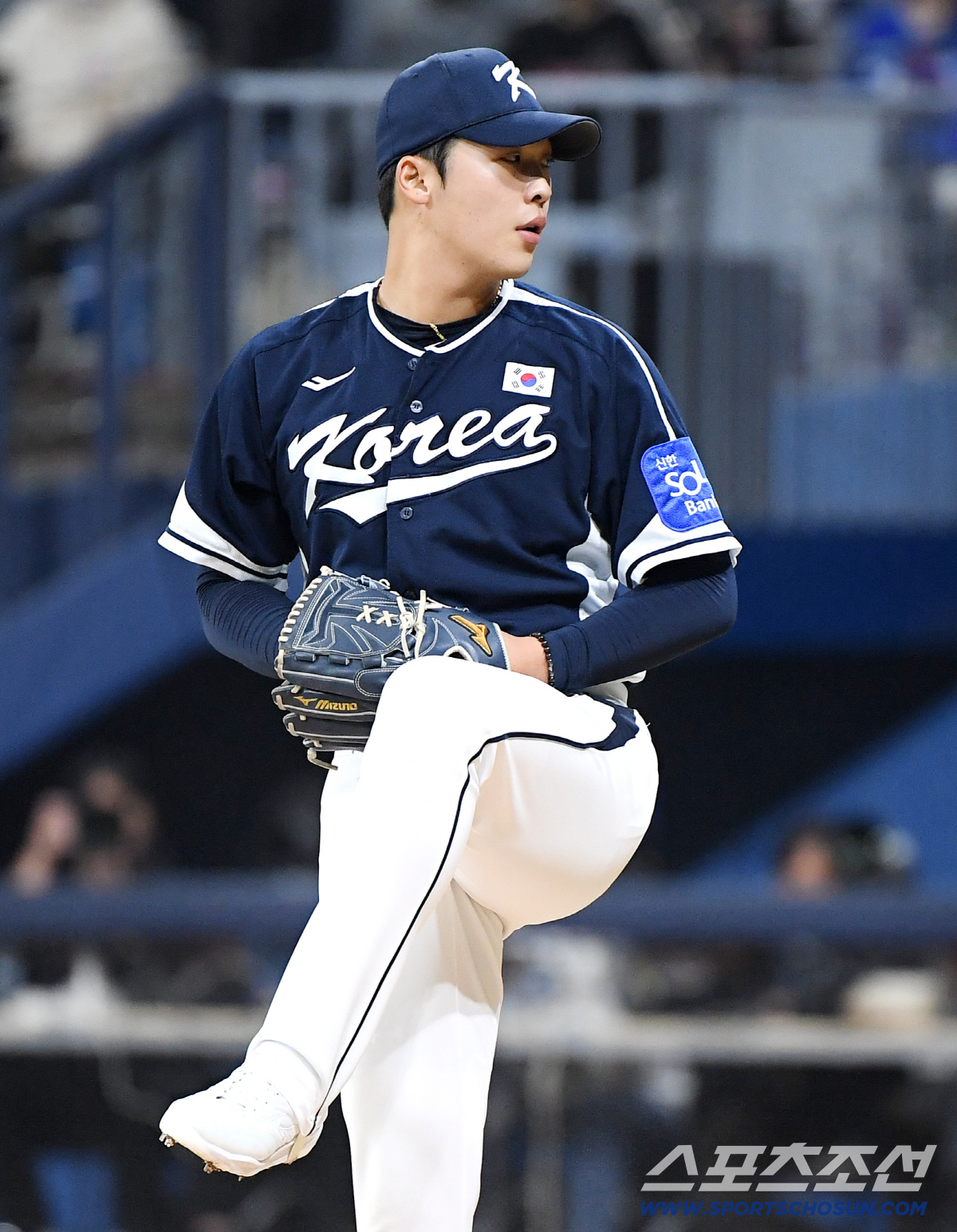 롯데의 마지막 1차지명, 부산의 로컬보이 → 4년 숙성 이제는 터진다. …