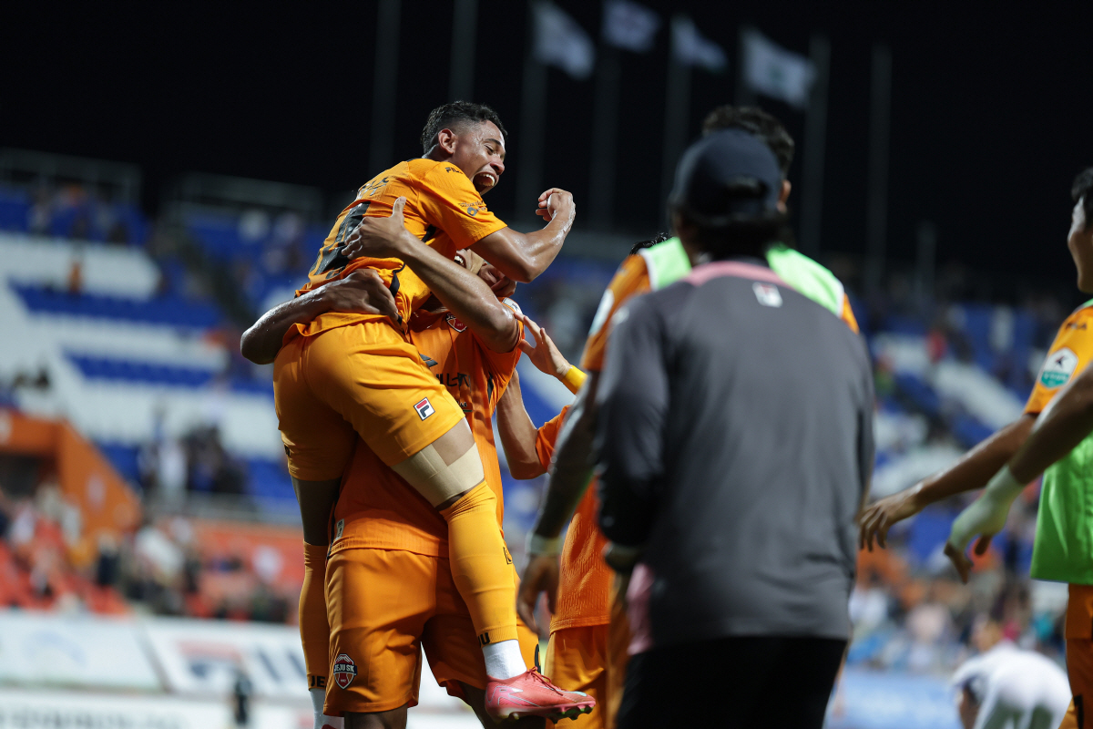 [오피셜]"이제는 전성기 꿈꾼다" 울산, K리그 적응 마친 브라질 윙어 …