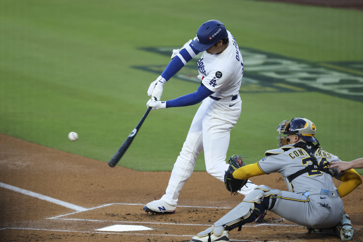 폴 스킨스를 넘어선다고? "한때 투수 포기 압박 받은 오타니, 올해 사이…