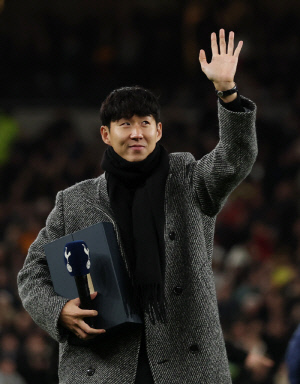 손흥민 없는 토트넘, 결국 바닥까지 추락했다...