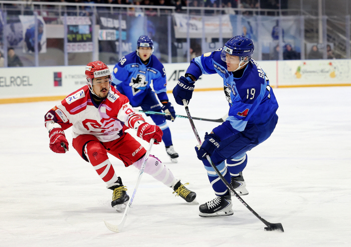 '154골-419어시스트' HL 안양 간판 공격수 김상욱, 아시아리그 아이스하키 통산 최다 포인트 신기록 수립!