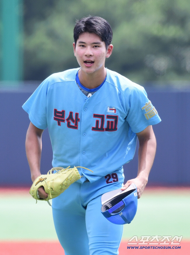 추신수 직속후배 맞네! '152㎞' 강속구 던지는 부산고 오타니, 관건은…