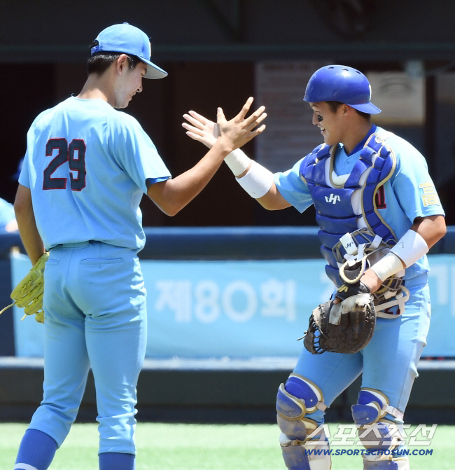 추신수 직속후배 맞네! '152㎞' 강속구 던지는 부산고 오타니, 관건은…