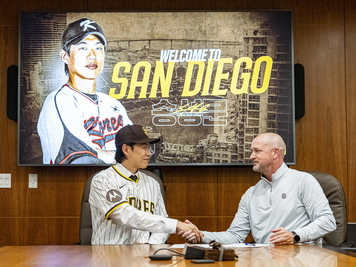 송성문 충격 전망 나왔다! 한국까지 가서 '벤치 멤버' 사왔어? 美도 헷갈린다…"1500만 달러짜리 안전장치"
