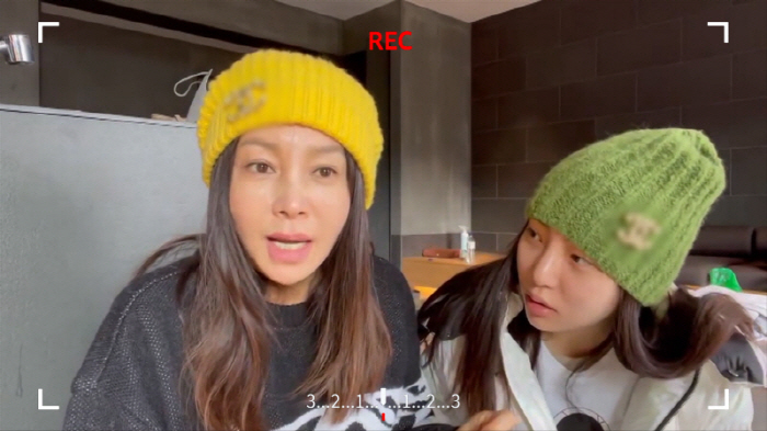 장윤정, 이혼 고백 그후...민화 작가 변신 "힘든 마음 이겨내" ('같…