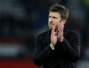 이럴 수가! 솔샤르가 아니었다, 맨유 임시 감독에 '이영표-박지성 전동료' 캐릭 유력...英언론 '면접 후 급선회, 48시간 내 선임될 것'