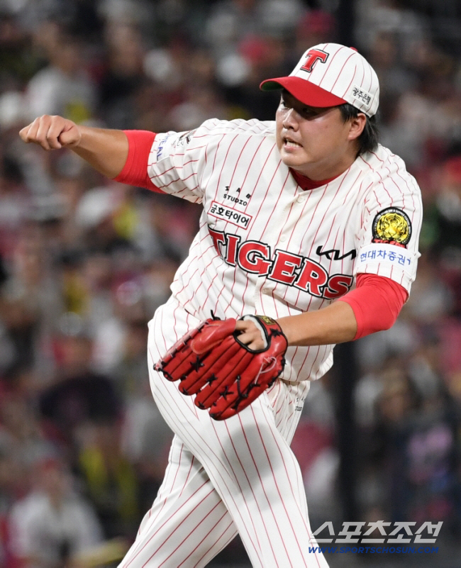 KIA 트레이드 승부수 안 끝났다…단장 더그아웃 달려가게 한 그 투수, …