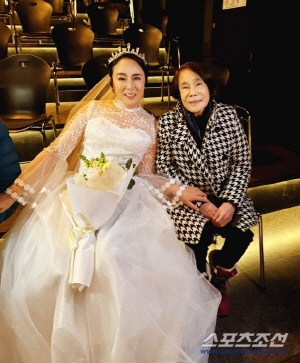 모녀판 '오세이사', 배우 이주화가 치매 모친과 방송하는 이유… 