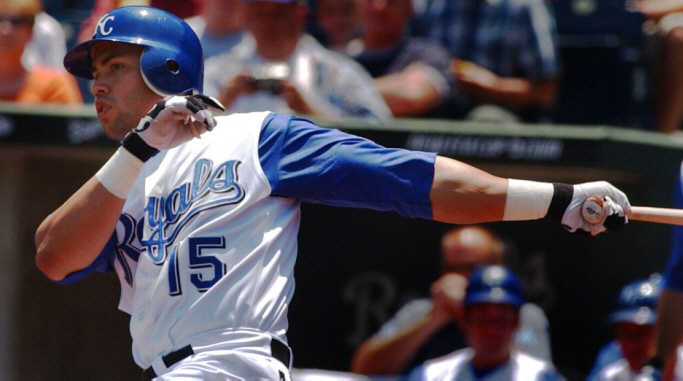 이럴수가…'사인훔치기' 불명예 퇴진 레전드, 명·전 입성 확률 99.7%…