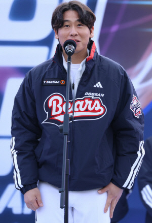 박찬호 유탄에, 5대1 너무 잔인한 경쟁...두산 주전 2루수, 누가 해야 맞는 건가