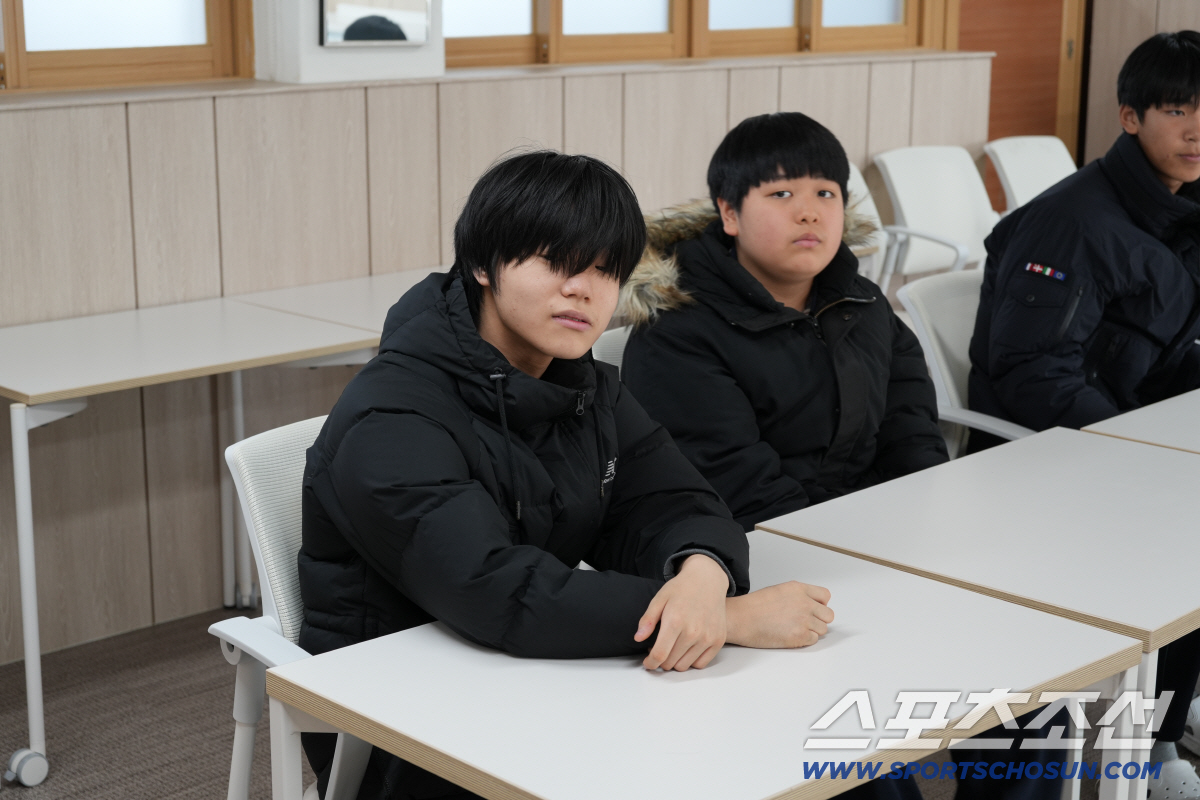 "누나들 응원에 힘 번쩍!" 신도봉중 서울림 아이들이 만든 '별의 순간'…