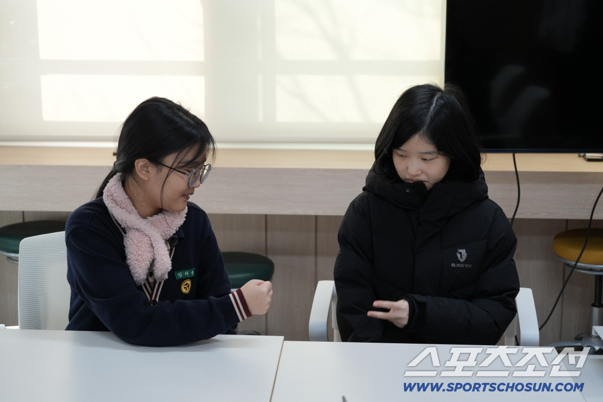 "누나들 응원에 힘 번쩍!" 신도봉중 서울림 아이들이 만든 '별의 순간'…