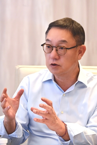 현신균 LG CNS 사장 "2년뒤 로봇이 생산라인서 물건 만들 것"